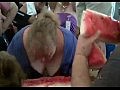 Соревнования по поеданию арбуза