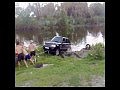 Видеоприкол - Водитель Range Rover спускает лодку в озеро