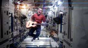 ������ ���� �� �������: Chris Hadfield - Space Oddity