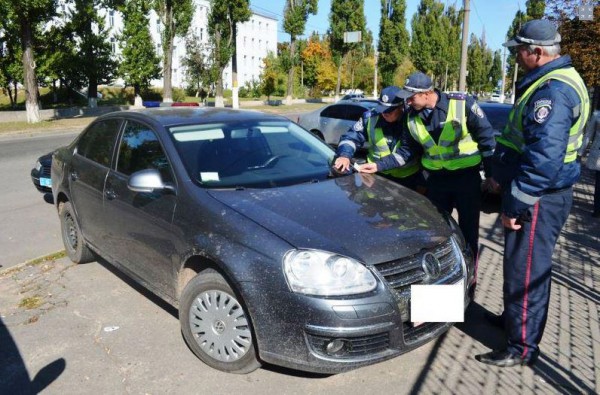 В Харькове водитель гонялся за «двойником» своего автомобиля
