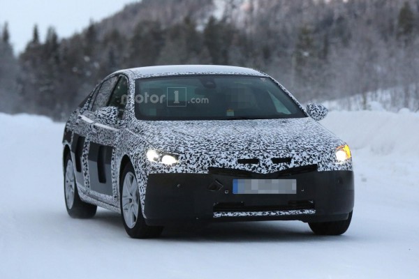 Opel вывел на зимние тесты новое поколение Insignia