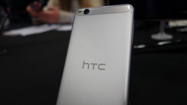 HTC One X9