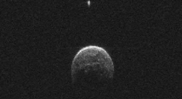 Астрономы представили первые изображения астероида, который приблизился к Земле
