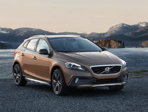 Volvo V40 Cross Country получит полный привод только в одной модификации